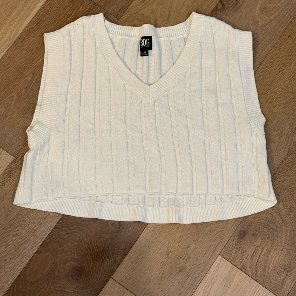 BDG Urban Outfitters Cropped V-neck Sweater Vest Y2K Cream Size Large - Picture 3 of 9
